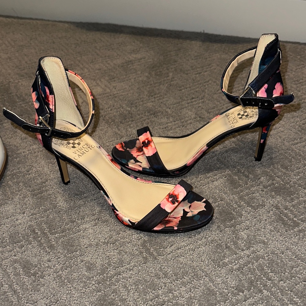 Vince Camuto Navy Floral Heels